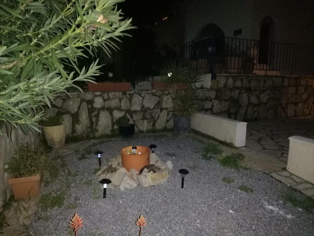 Villa Elan Mouríon Exteriör bild